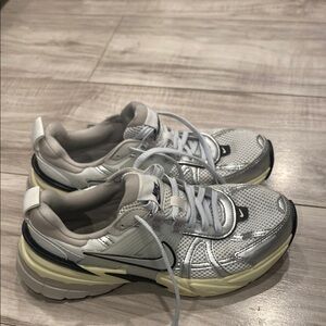 Nike V2k women’s size 7 sneakers